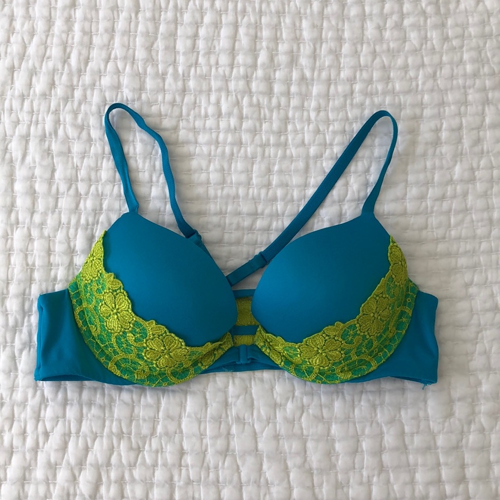 Victoria’s Secret very sexy push-up bra